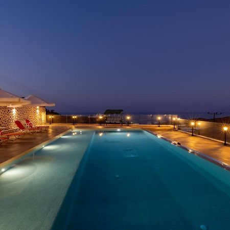 Villa Ostrich Fíra Kültér fotó